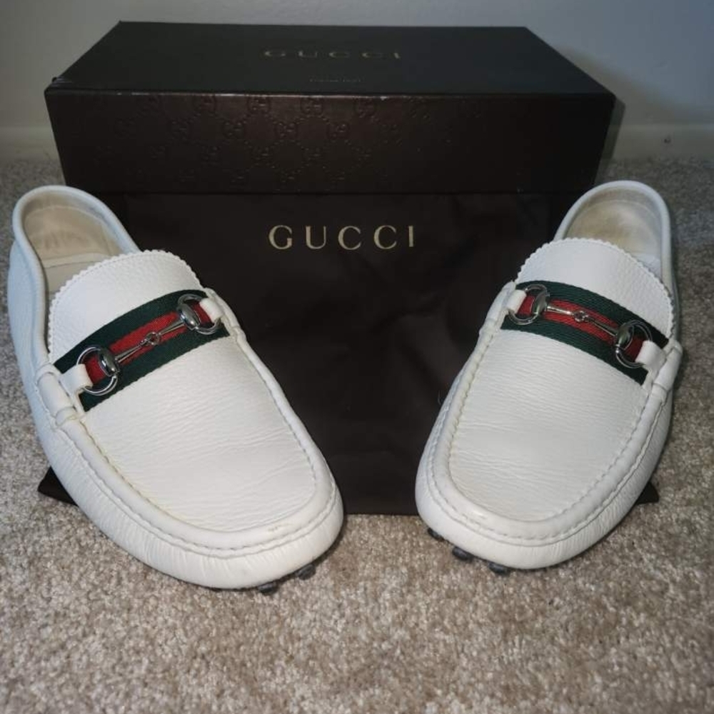 Gucci White Leather Loafers with Red and Green Stripes